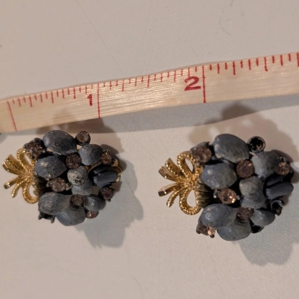 Vintage Blue Floral Cluster Clip On Earrings Gold Tone Bow Rhinestone Accents